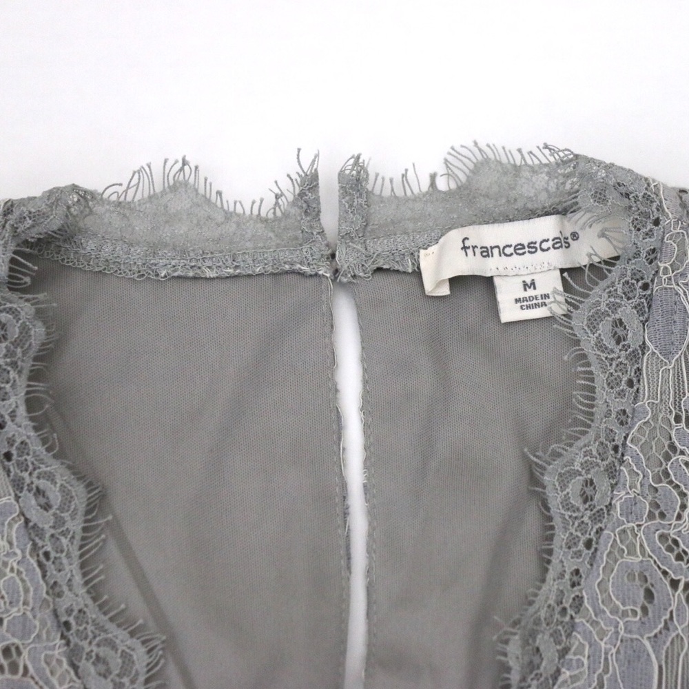 Fitted Lace Romper - Picture 2 of 3